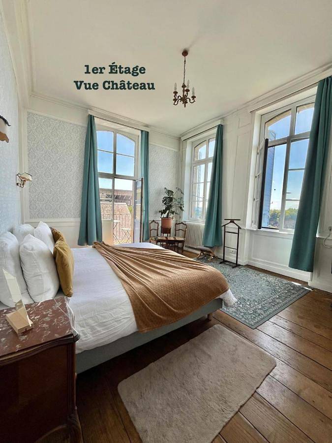 Mercier de Montigny - Les Chambres du Beffroi - Spa et Massage in Fougères, Fougères-Vitré