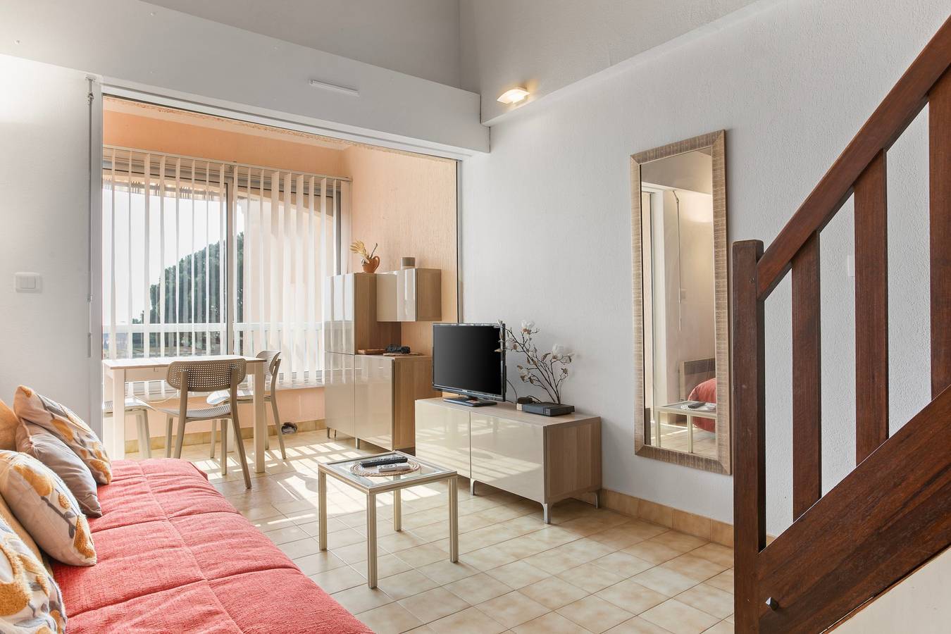 Appartement entier, Appartement « St Clair » avec vue mer, Wi-Fi et climatisation in Le Lavandou, Parc national de Port-Cros