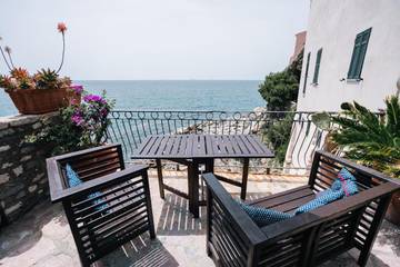 Gîte pour 4 personnes, avec vue et terrasse, animaux acceptés à Tellaro