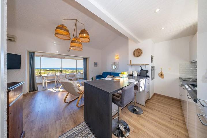 Gîte pour 8 personnes, avec vue et terrasse dans Gare du Club Med Cocody - 3