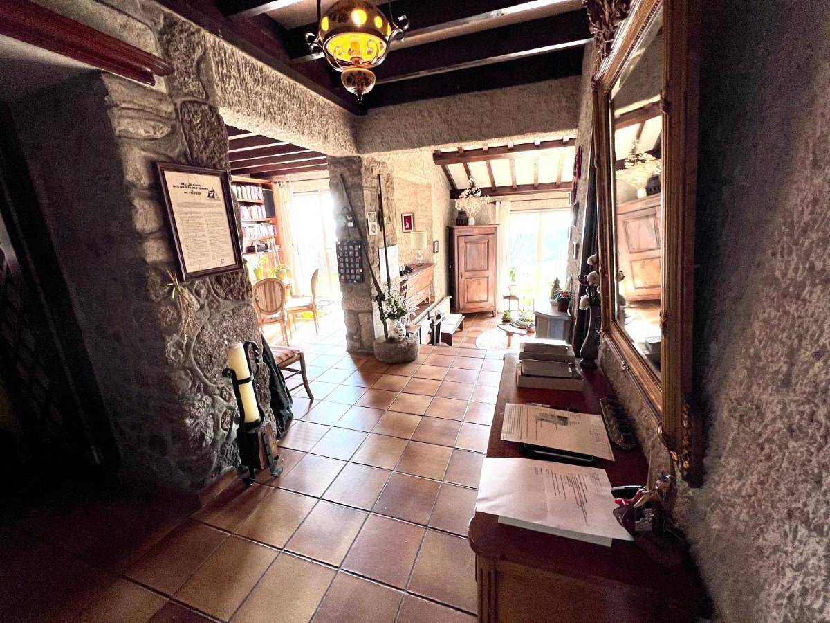 Grande maison en pierre à la campagne, belle vue in Aurec-sur-Loire, Haute-Loire