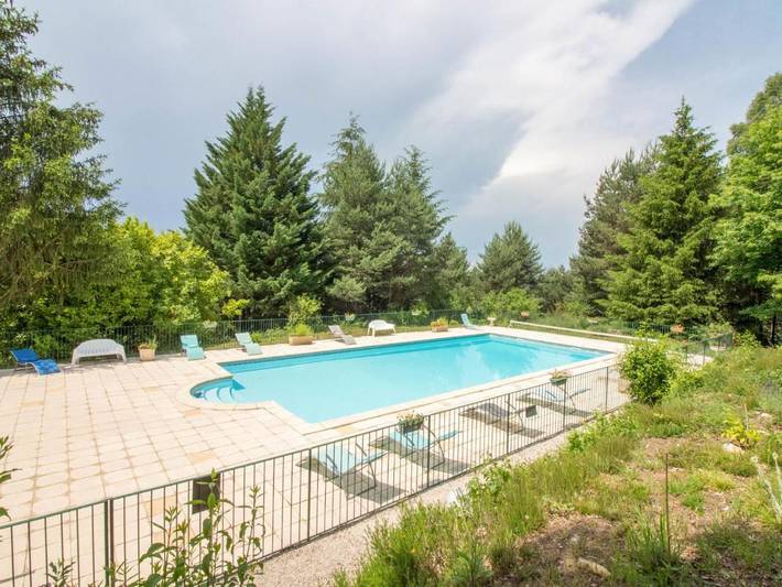 Location de vacances pour 4 personnes, avec Terrasse et Jardin à Aubazines