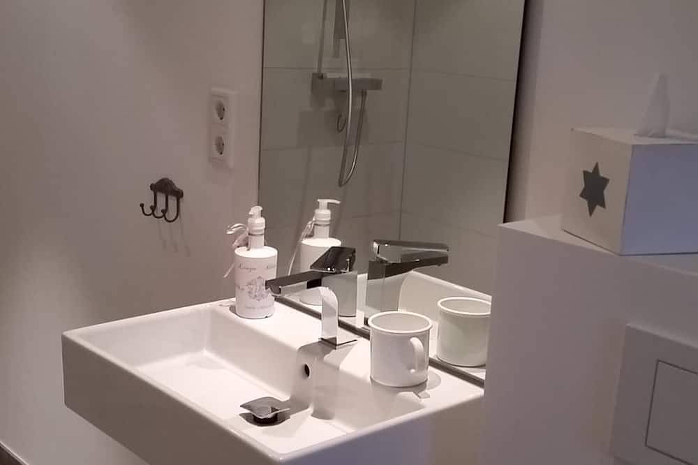 Ganze Wohnung, Galerie25...ruhiges, gemütliches Loft unter Reet in Wasserkoog, Tetenbüll