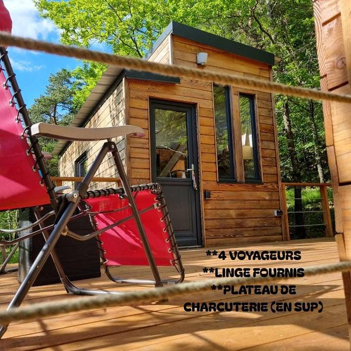 Tente pour 4 personnes, avec vue et terrasse, animaux acceptés