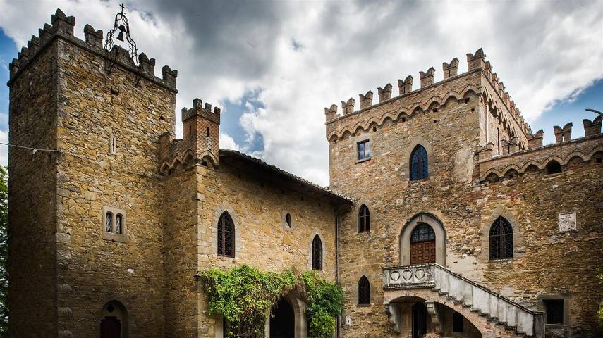 Palazzo Trasimeno in Passignano sul Trasimeno, Lago Trasimeno