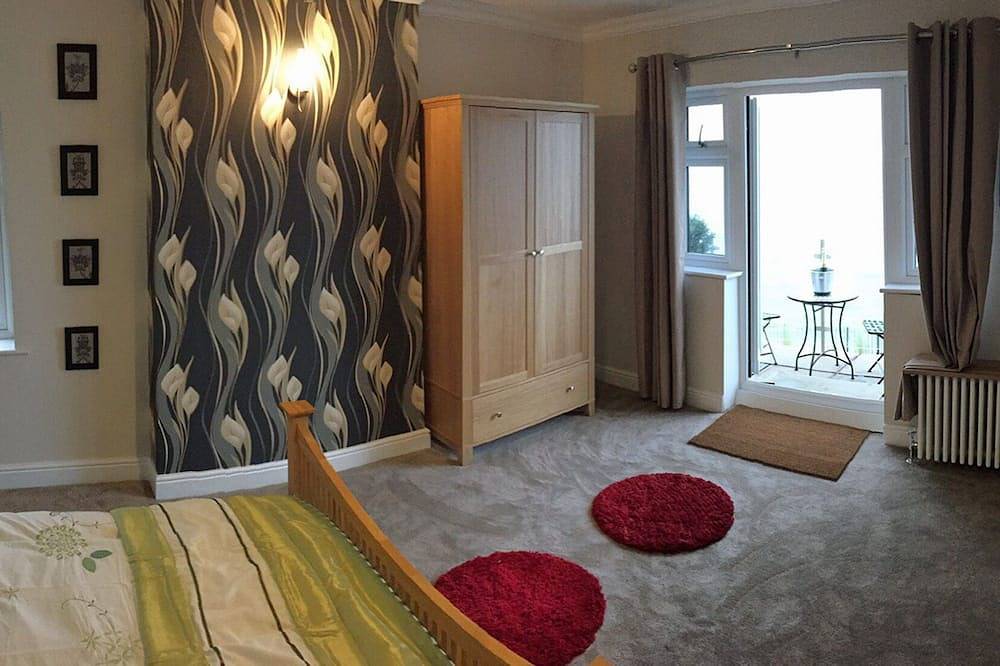 Endless Ocean Views, Charming Coastal Vibes, Indoor Pool Perfection — Book Now in Dawlish, Devon