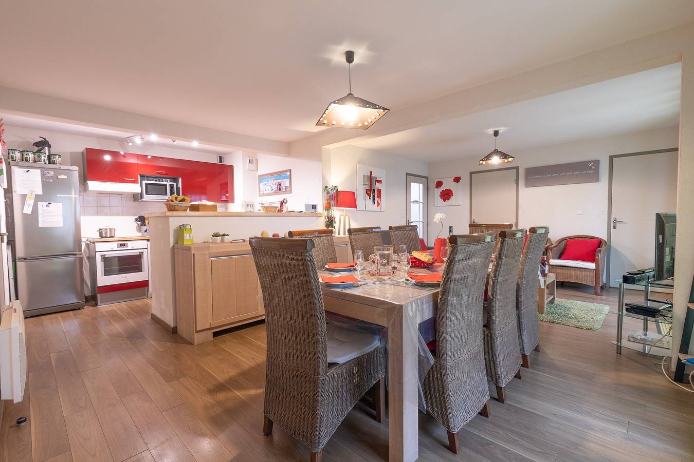 Appartement entier, Appartement "Le Bois De Marie" avec vue sur les montagnes, terrasse privée et Wi-Fi in Sers, Parc national des Pyrénées