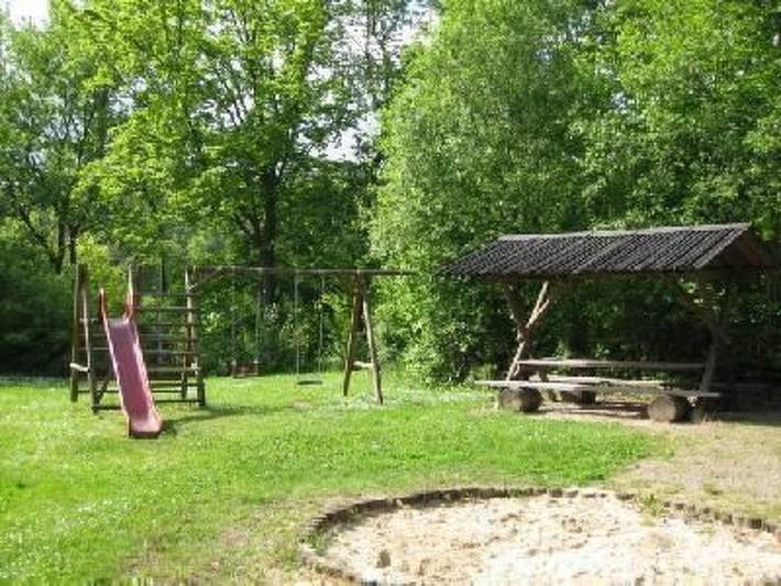 Bungalow für 6 Personen, mit Terrasse und Garten in Hessen - 4