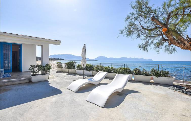 Location de vacances pour 6 personnes, avec jardin ainsi que piscine et terrasse à Balestrate - 3