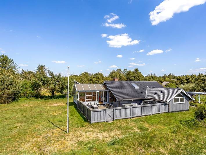 Ferienhaus für 6 Personen, mit Whirlpool und Terrasse sowie Sauna in Vejers Strand