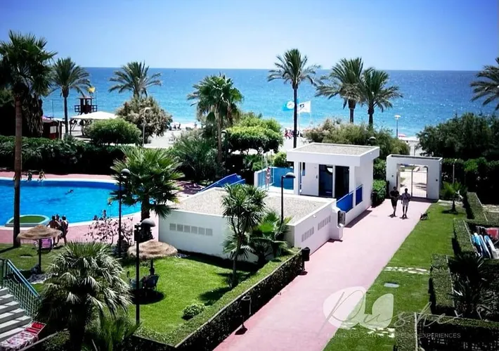 Apartamento de vacaciones para 4 personas, con piscina para niños y piscina además de jardín y vistas - 1