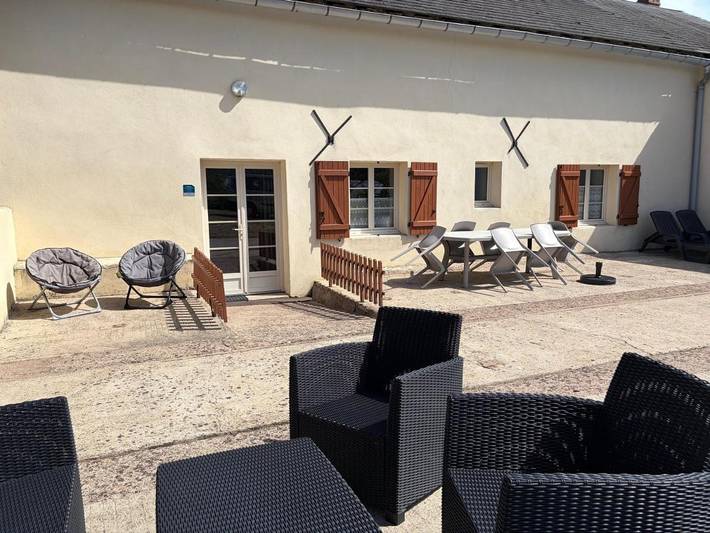 Location de vacances pour 8 personnes, avec Terrasse et Jardin à Sommant - 2