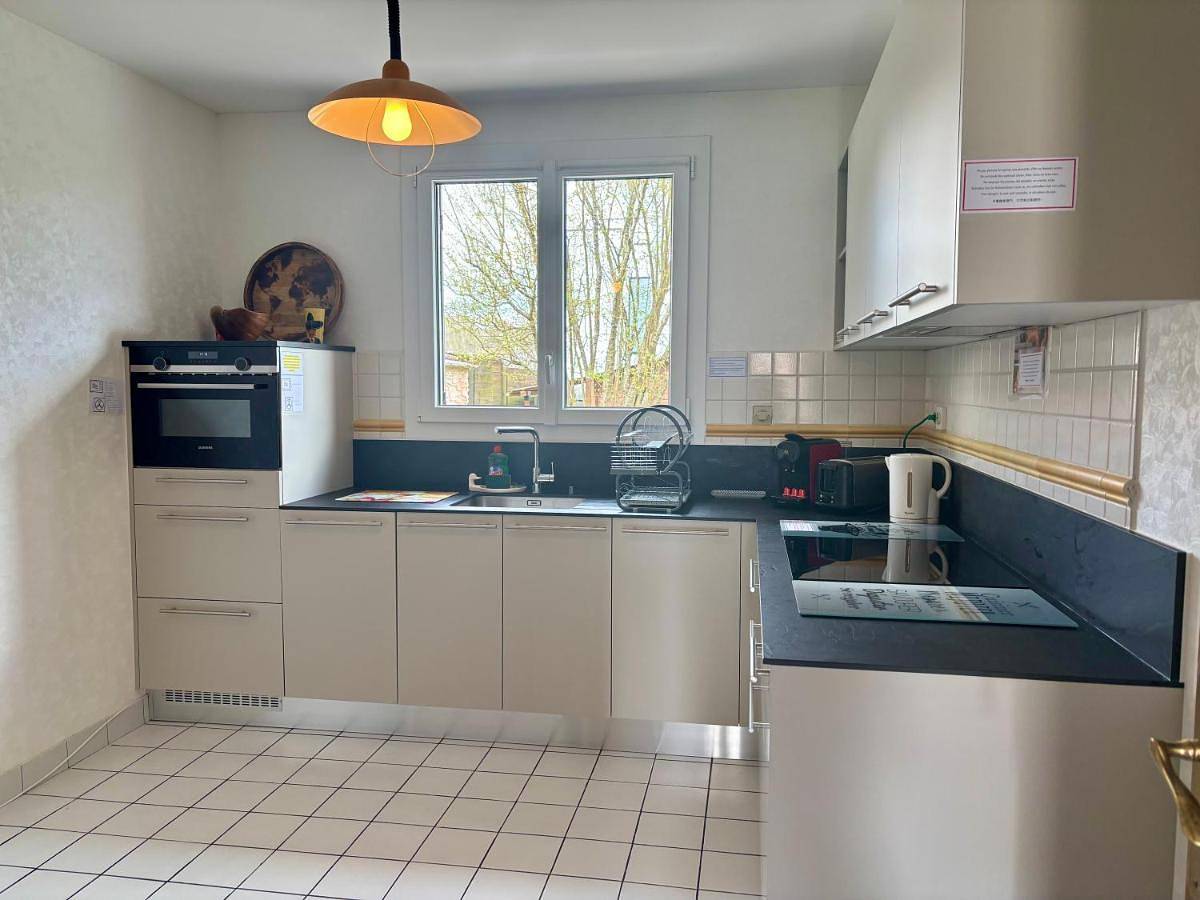 Three-Bedroom House in Amboise, Région de Tours