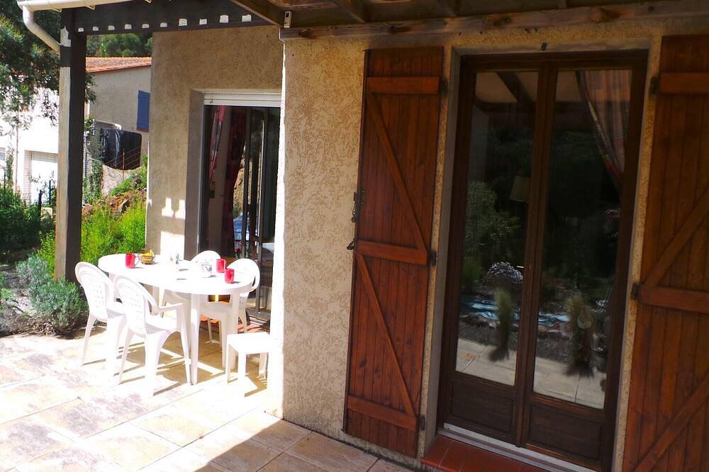Villa in Le Boulou with Scenic Hilltop Views in Le Boulou, Céret region
