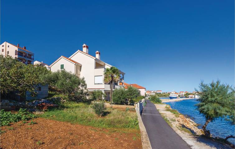 Appartamento intero, Incantevole appartamento con 2 camere da letto e terrazza, a 1 km dalla spiaggia in Calli Croazia, Isola di Ugljan