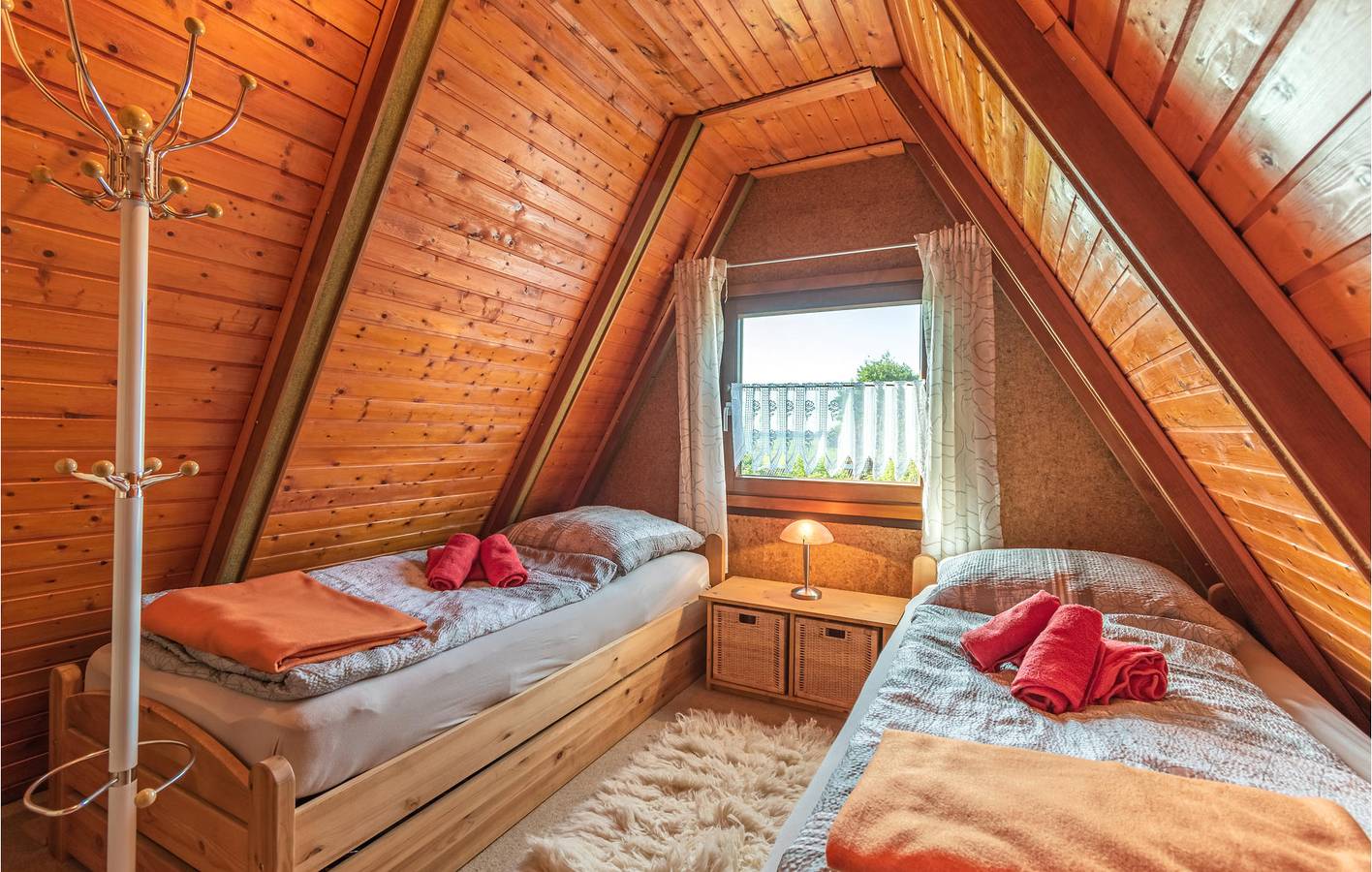 Beachside Apartment with Parking & Terrace in Friedrichskoog-Spitze, Friedrichskoog