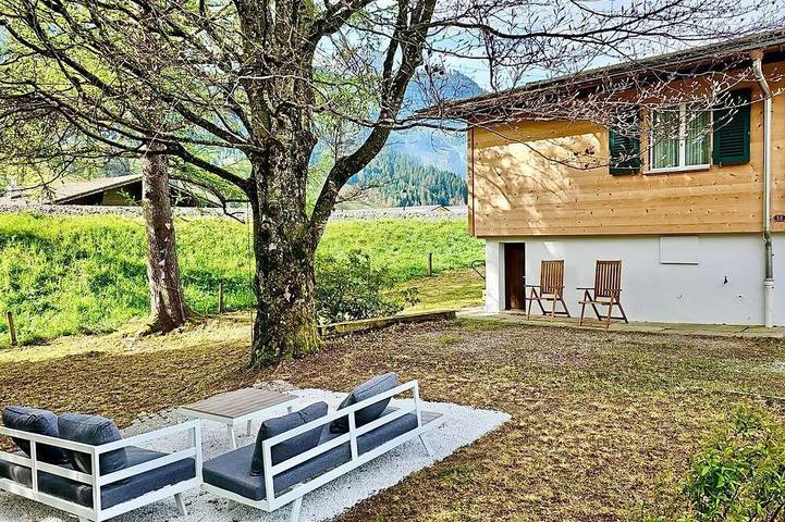 Gîte pour 6 personnes, avec balcon et jardin à Rougemont