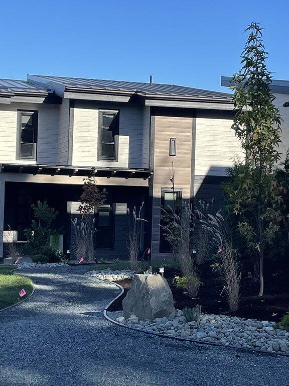 Parksville Sunrise Ridge Ocean Front Resort 2 bedroom 2.5 bath, Pool, hot tub! in Parksville, Regional District of Nanaimo