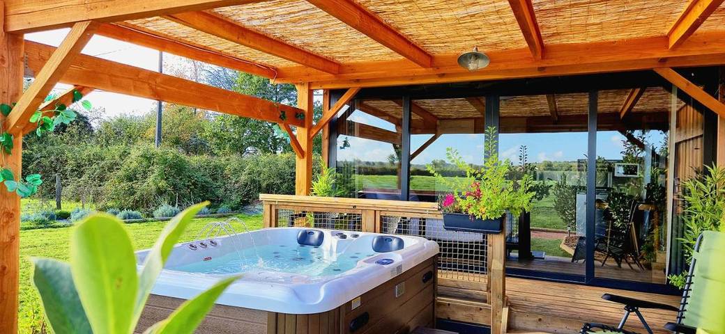 Maison de campagne pour 2 personnes, avec terrasse ainsi que vue et jardin