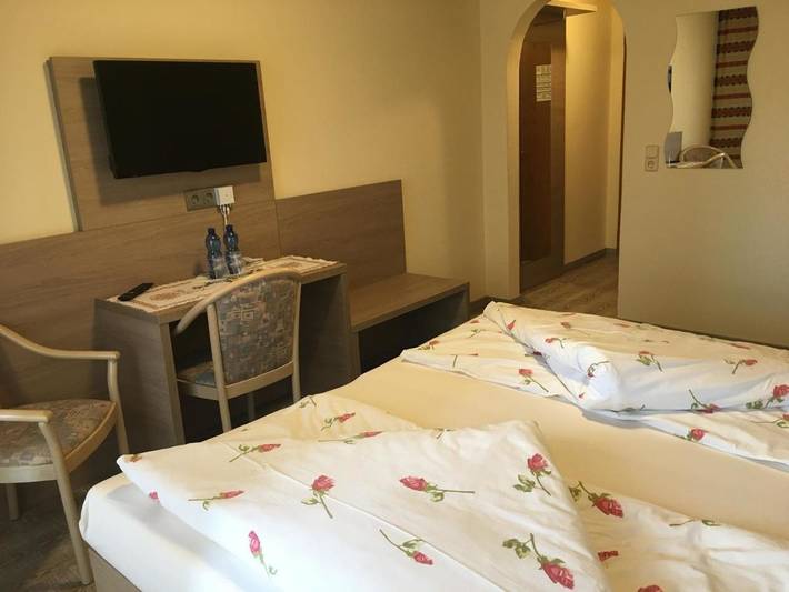 Hôtel pour 2 personnes, avec jardin ainsi que vue et balcon à Wiesing - 2