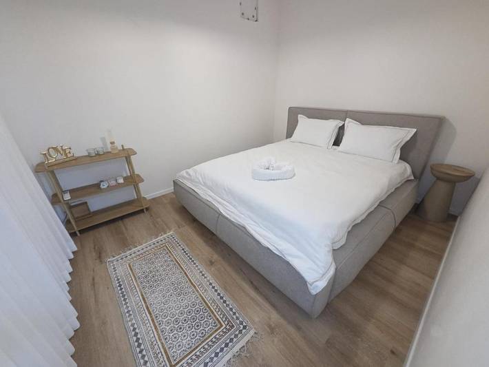 Casa de huéspuedes para 4 personas, con jardín y vistas además de balcón y piscina - 1