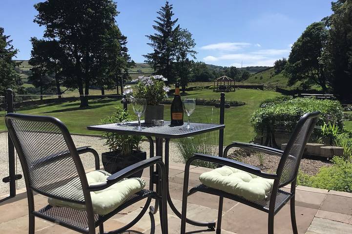 Holiday rental for 2 people, with garden and terrace in Holmfirth