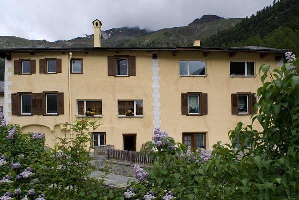 Ganze Ferienwohnung, Wohnung 5, 1. Stock rechts in Pontresina, Livigno Alpen