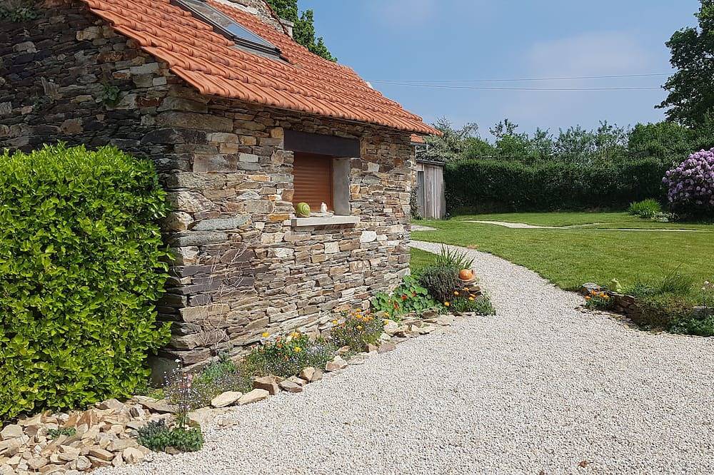 Appartement entier, Gite au calme proche de la côte de Granit Rose in Lannion, Région de Lannion