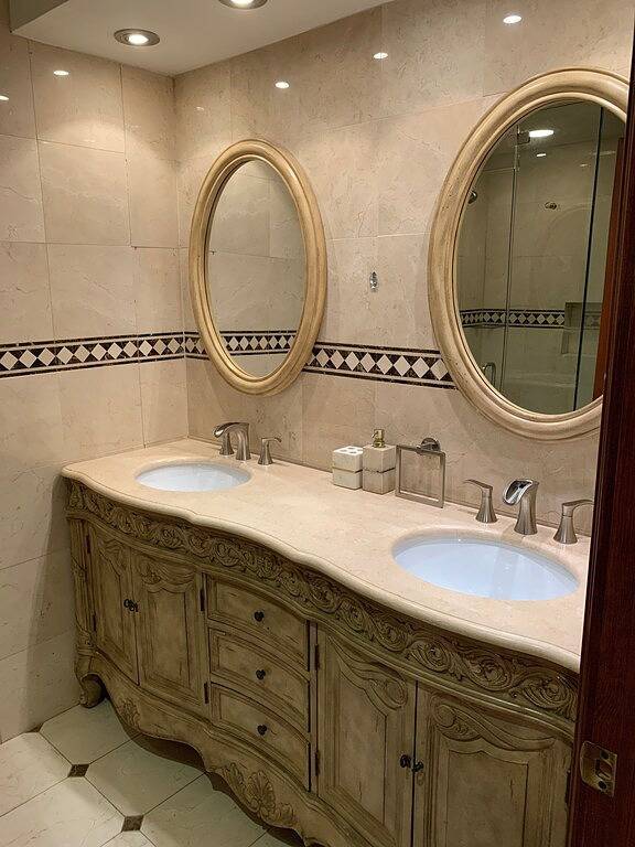 Vacation rental for 16 people, with hot tub and yard as well as balcony, with pets in Nassau County