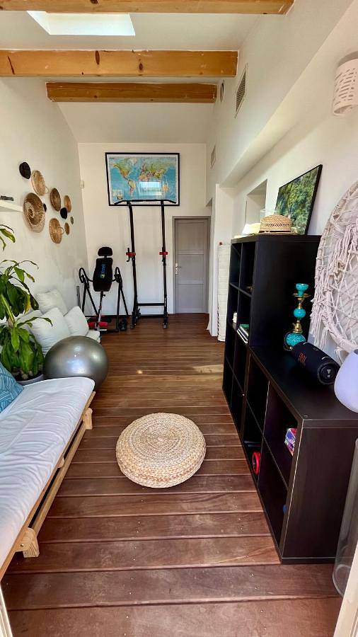 Location de vacances pour 6 personnes, avec vue ainsi que piscine et jardin, animaux acceptés à Velaux - 4