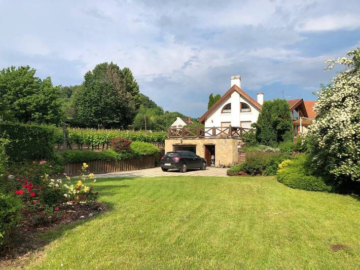 Location de vacances pour 6 personnes, avec jardin ainsi que vue et piscine à Szigliget - 3