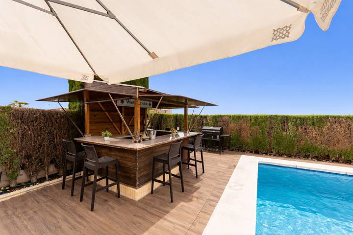 Villa für 10 Personen, mit Terrasse und Whirlpool sowie Garten, kinderfreundlich in Andalusien - 4