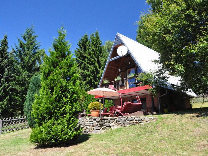 Ferienhaus für 4 Personen, mit Balkon und Terrasse sowie Garten und Sauna in Suhl