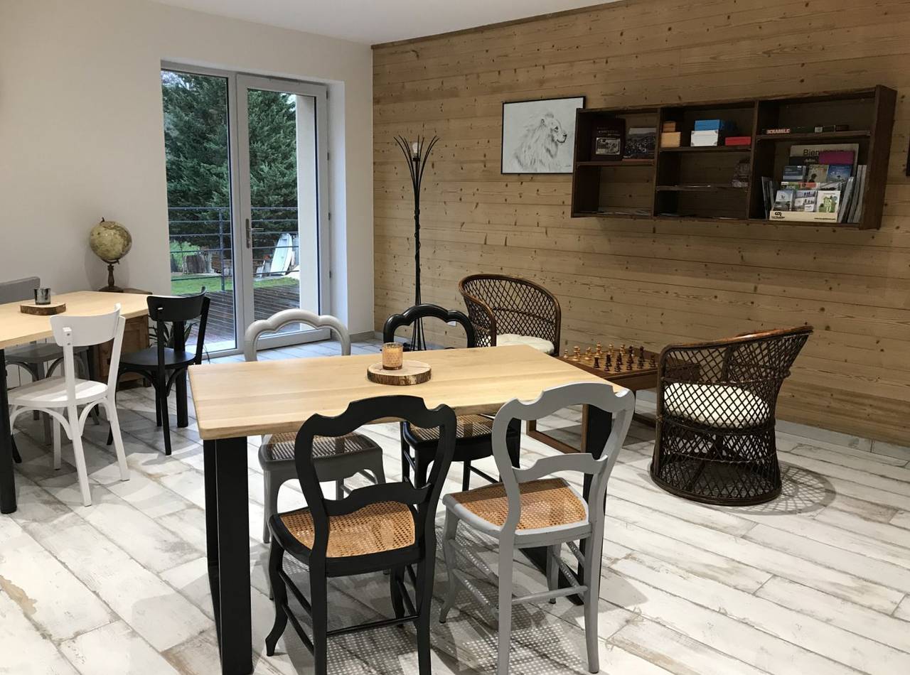Chambres d'hôtes Les Vernayes - Chambre avec terrasse in Amplepuis, Région de Villefranche-sur-Saône