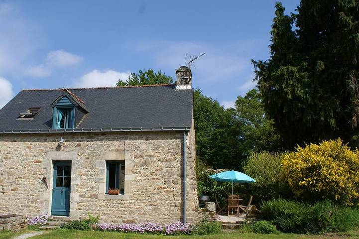 Location de vacances pour 6 personnes, avec jardin à Ploërdut