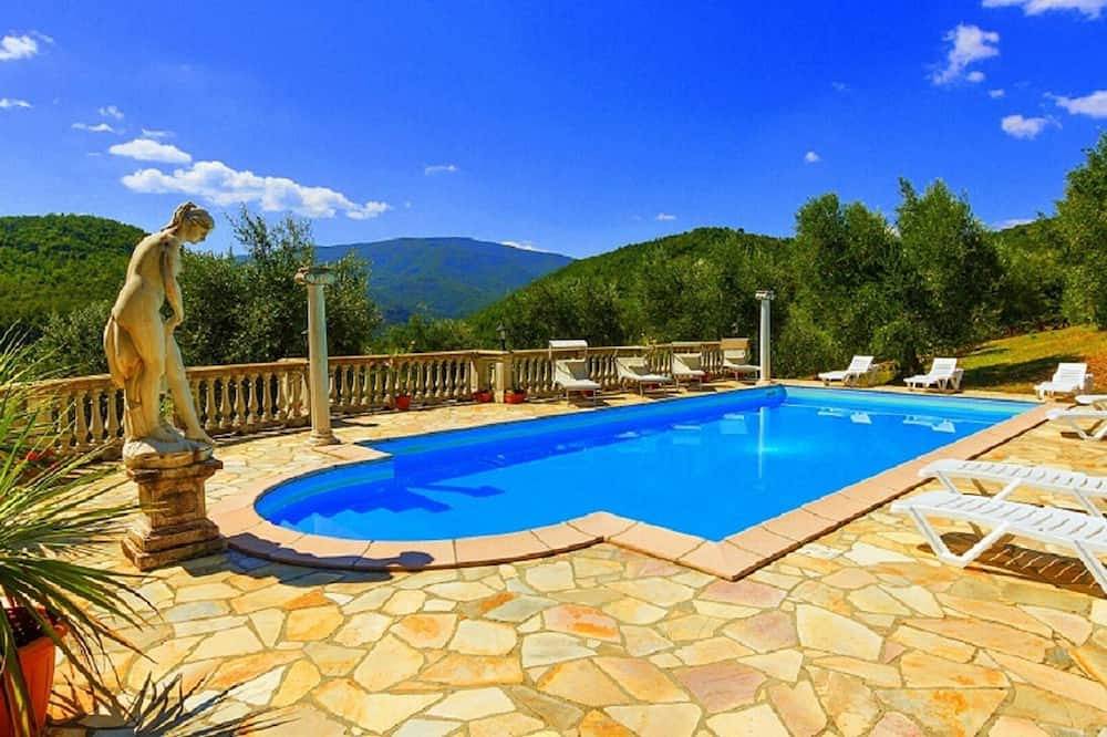 Ganze Wohnung, Leonardo Apartment mit Blick auf den Geburtsort und das Schloss von Michelangelo in der Toskana in Caprese Michelangelo, Valtiberina