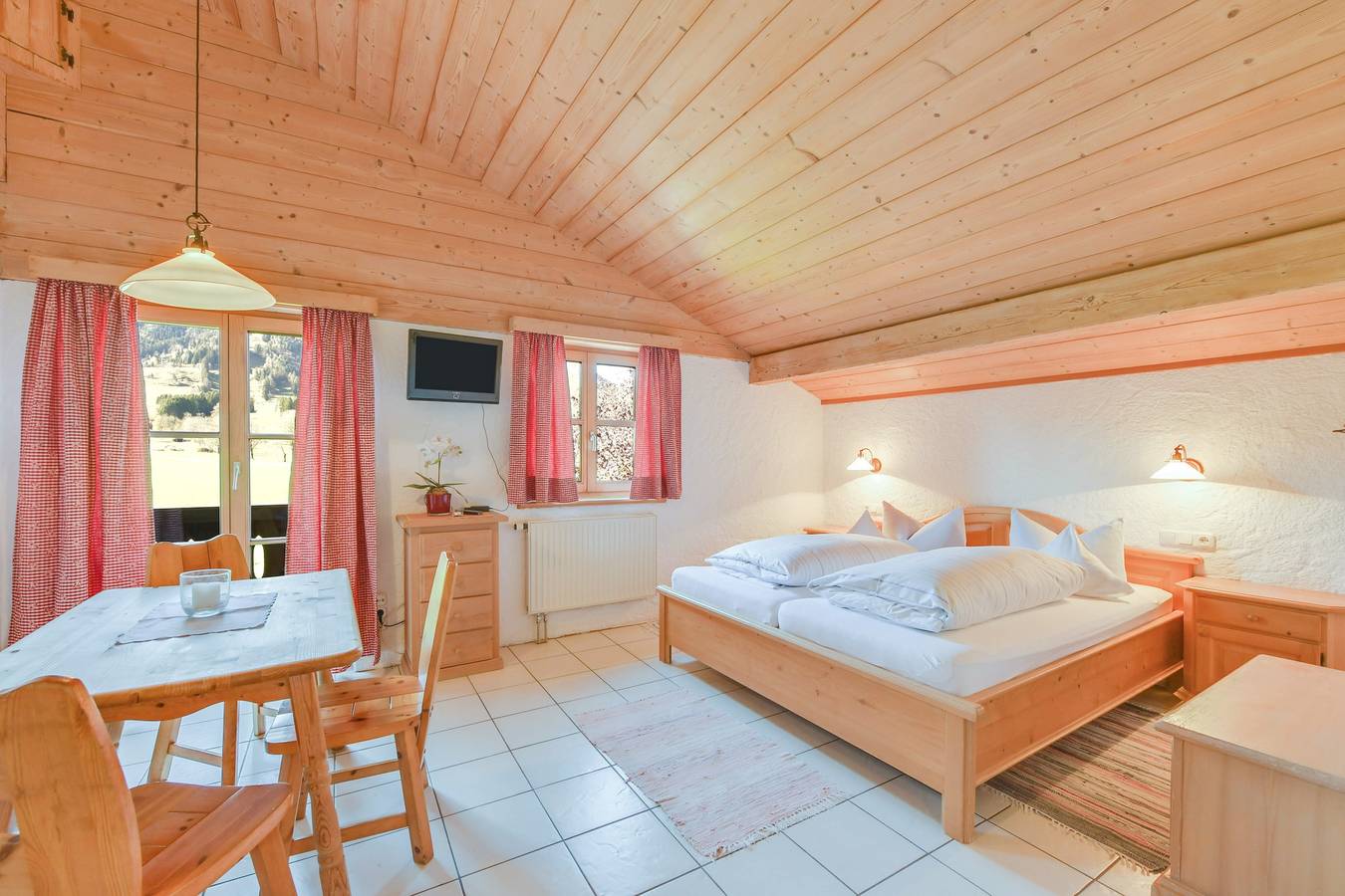 Ganze Wohnung, Traumhafte Ferienwohnung "Kotalm" mit Balkon, Garten & Wlan in Wegscheid (Lenggries), Lenggries