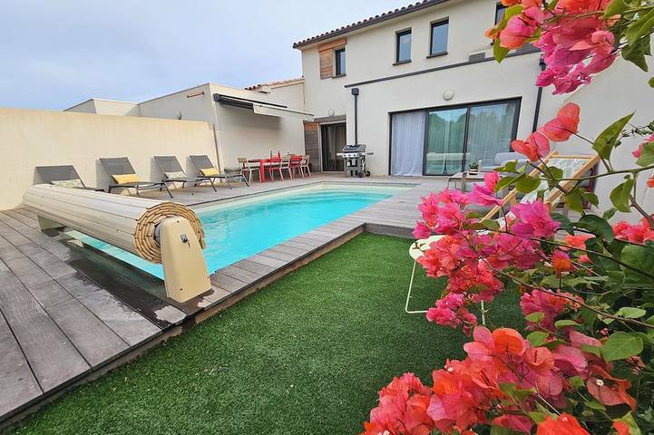 Villa pour 8 personnes, avec terrasse et jardin dans Cala Rossa