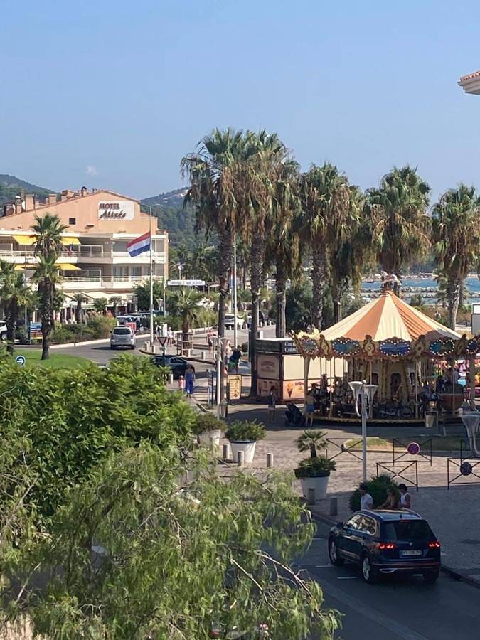 Gîte pour 5 personnes, avec balcon et vue dans Office De Tourisme Cavalaire