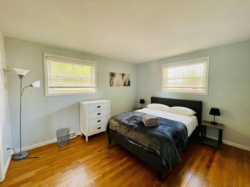 Beautiful, cozy ranch home! Private backyard! in Henrico County