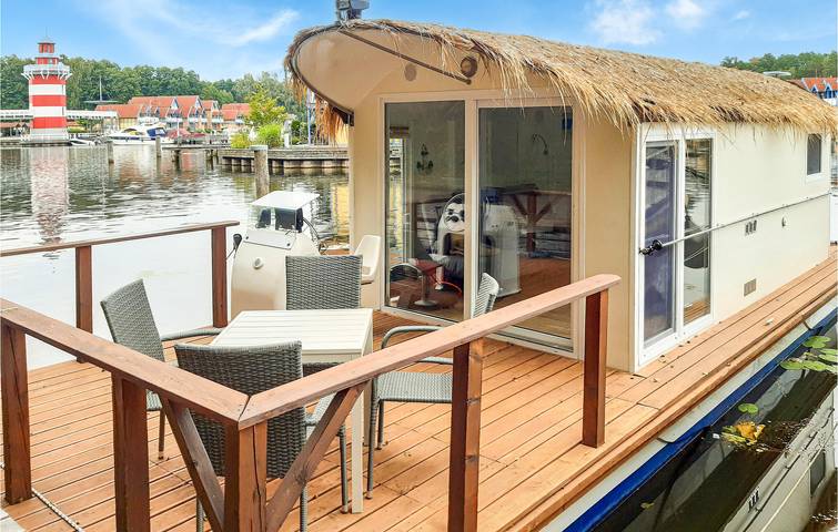 Hausboot-Rückzug mit Seeblick in Neuruppin in Neuruppin, Ruppiner Seenland