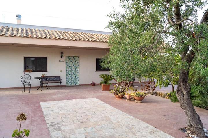 Two-Bedroom Villa in Giovinazzo, Bari Provinz