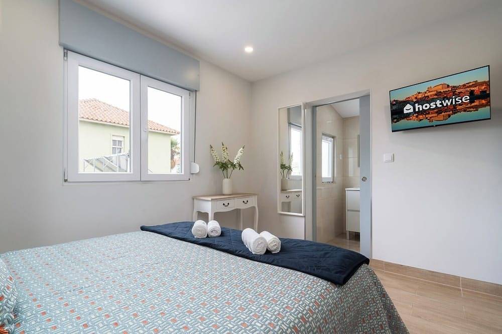 Charming Bright House w/ Garden in Bairro do Amial, Porto