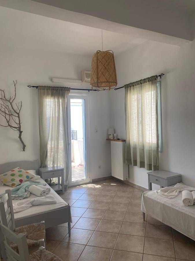 Gîte pour 3 personnes, avec balcon dans Antiparos Ville - 2