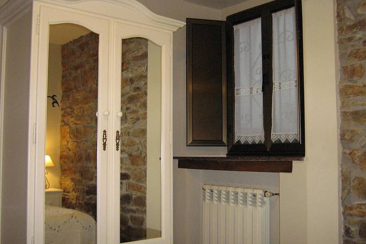 5 Bedroom house, garden, barbecue, Wifi, games room,  0.9 miles from the beach in Cudillero, Costa Verde (Spain)