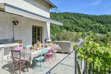 Location De Vacances pour 9 Personnes dans Saint-Bueil, Région de La Tour-du-Pin, Photo 3