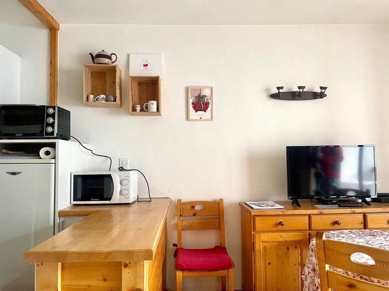 Studio entier, Studio 2* pour 2 pers avec wifi et parking, centre station in Brides-les-Bains, Massif de la Vanoise