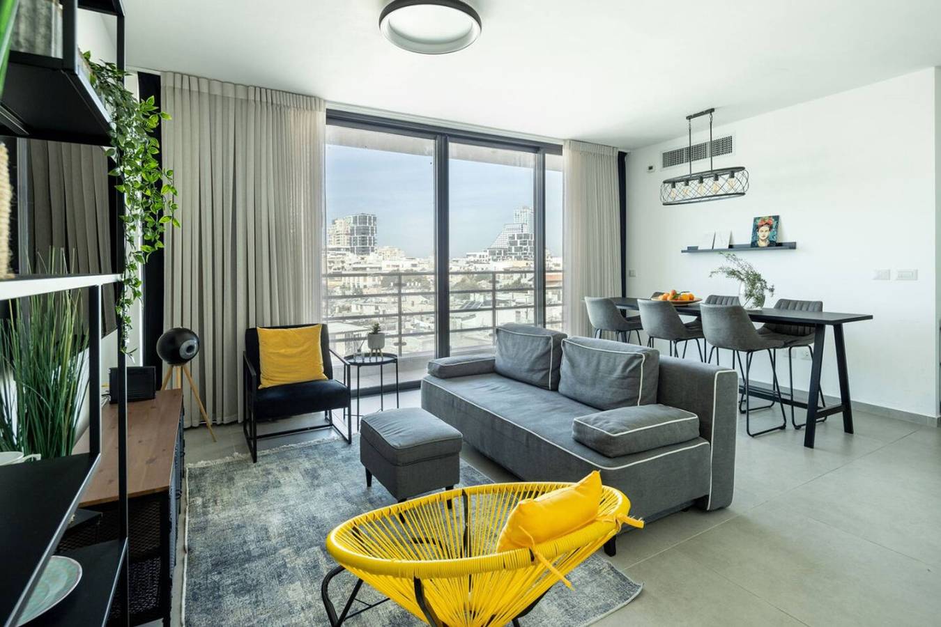 Entire apartment, Hacarmel Market Vibrat Apartment in Tel Aviv, Tel Aviv District