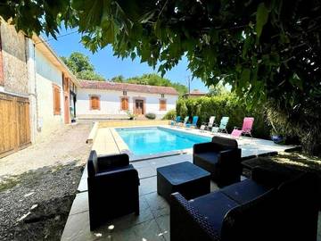 Gîte pour 10 personnes, avec piscine et jardin à MUN (homonymie)