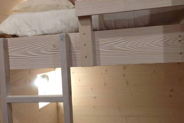 Entire apartment, Beautiful ground floor ski in /out apartment. 2 mins from lift in Station de Morillon, Grand Massif